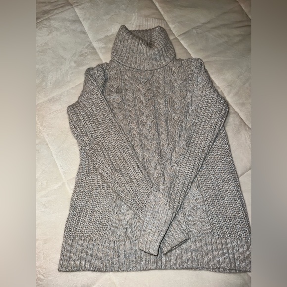 Thick Gap Turtleneck - Picture 1 of 4